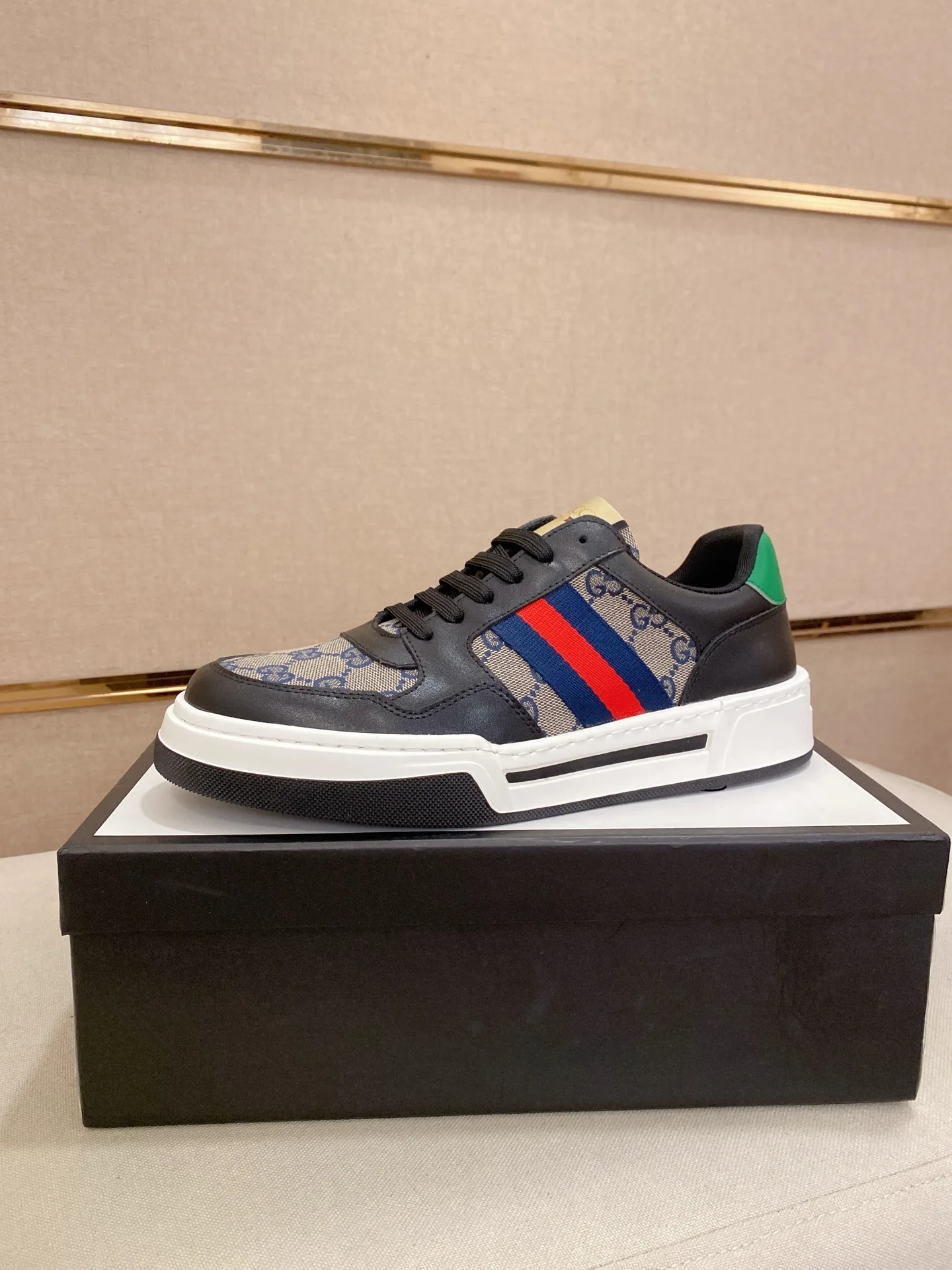 Premium Gucci Hausschuhe neueste Erhältlich offizielles Obermaterial besteht