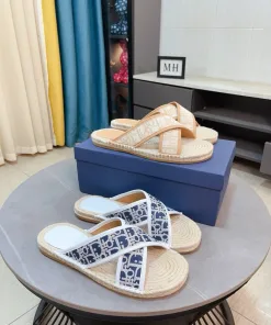 Luxuriöse Dior Herrenpantoffeln, stilvolle, elegante Hausschuhe, handgenähtes Sohle