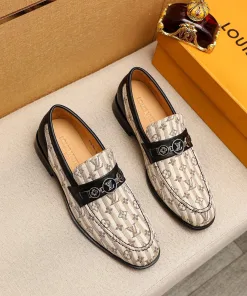 Hochwertige Louis Vuitton Lederschuhe Freizeitschuhe aus Leder Fällt größengerecht sind Anfrage Obermaterial