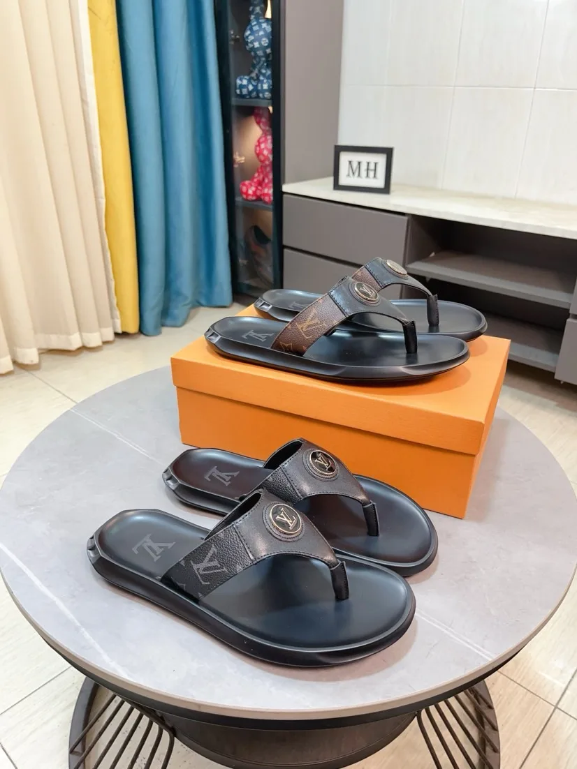 Premium Louis Vuitton Hausschuhe Sandalen kaufen aufwendig geprägtem Logo