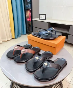 High Quality Gucci Hausschuhe Neue Herrensandalen exklusiv einem geprägten