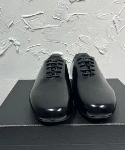 Luxus Prada Lederschuhe Glänzende Schnürschuhe Shuffle Double Buckle