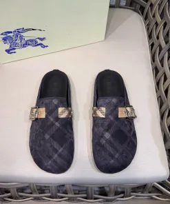 Premium Burberry Hausschuhe BURBERRY Hineinschlüpfen Diese bequemen Sandalen