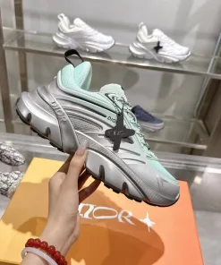 Hochwertige Dior Turnschuhe Tatsächlicher Preis Diese präsentieren sich