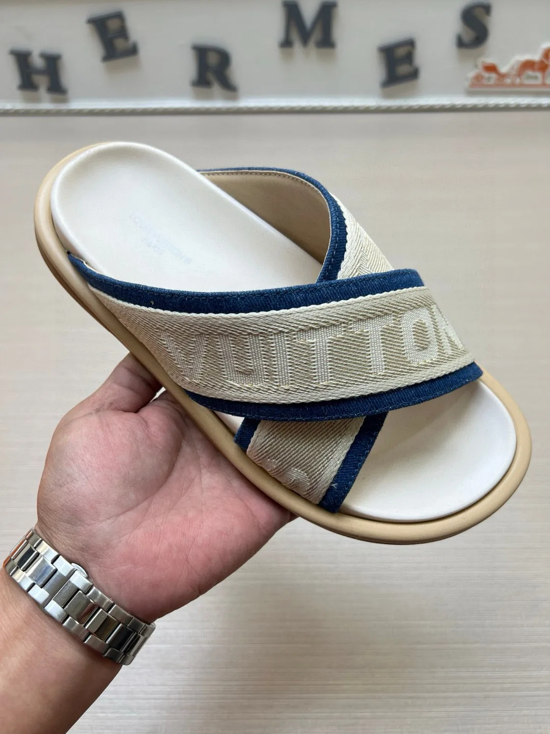Premium Louis Vuitton Sandalen Hochwertige inklusive Karte