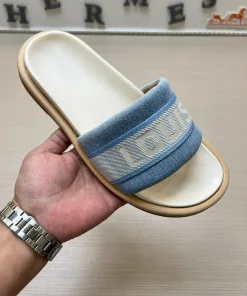 Premium Louis Vuitton Sandalen Hochwertiges Paarmodell Karte