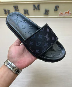 Hochwertige Louis Vuitton Ballerinas Sandalen Strandschuhe Boutique weiches bequemes Obermaterial Ausbleichen