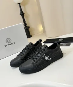 Hochwertige Versace Lederschuhe exklusiver Gurtband komfortabler Professionell Hersteller