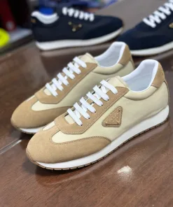 Luxus Prada Turnschuhe Originalpreis Prada Diese lässigen vielseitigen