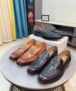 Hochwertige Versace Lederschuhe Größen