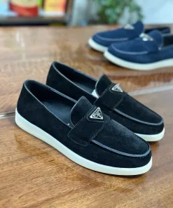 Premium Prada Loafer Losnummer Slipper Dieser elegante Slipper