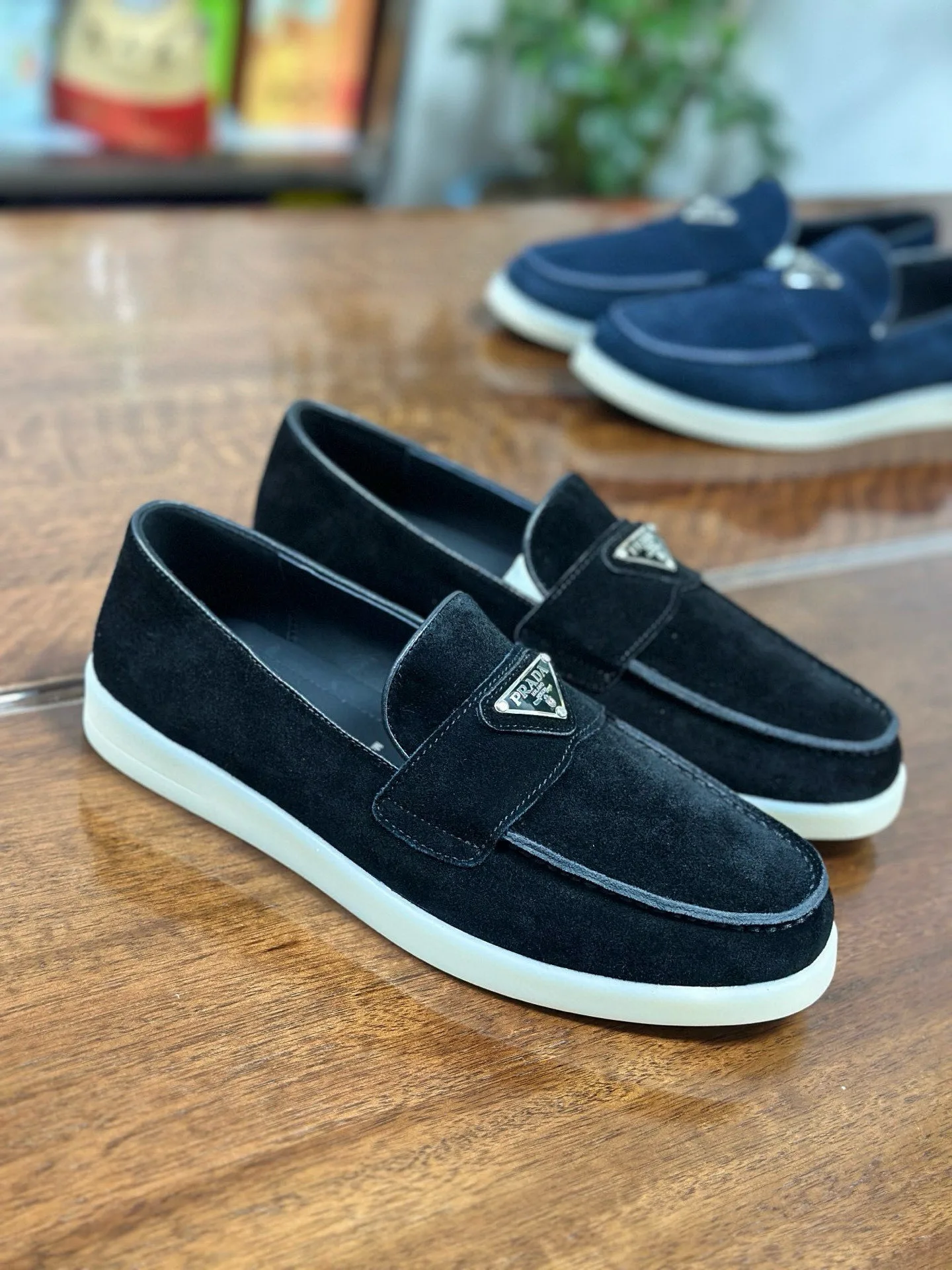 Premium Prada Loafer Losnummer Slipper Dieser elegante Slipper