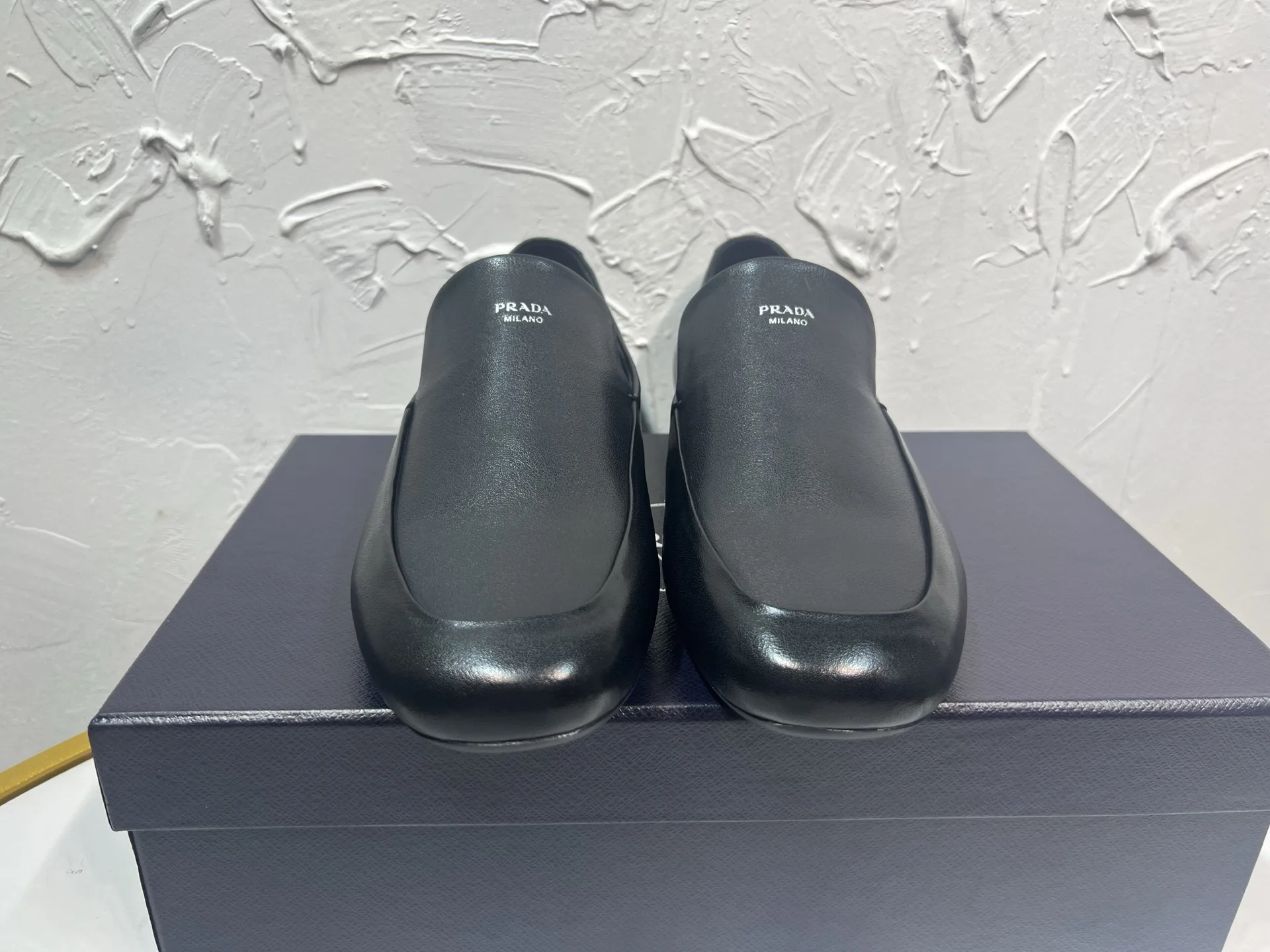 Premium Prada Slipper Herrenlederschuhe Lederschuhe Shuffle Monk Obermaterial importiertem Futter