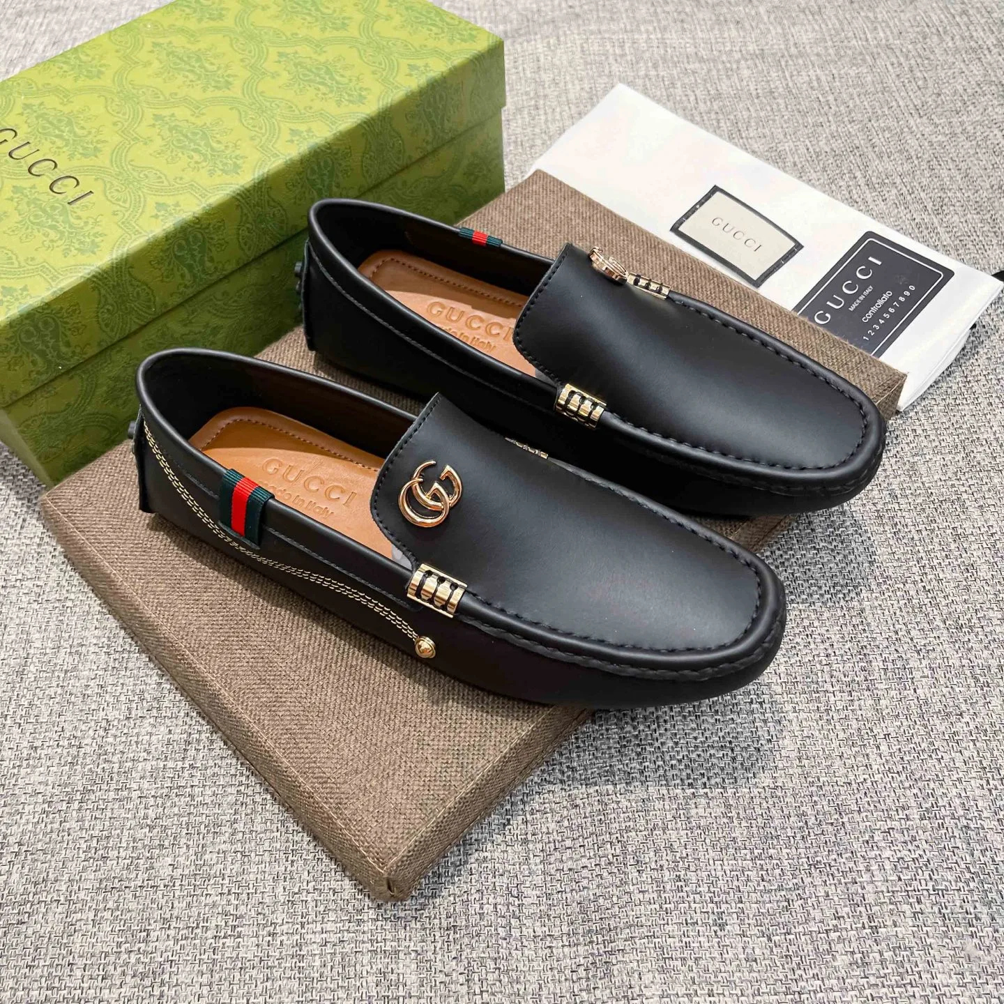 Luxus Gucci Loafer Marke hinter präsentiert ihre offizielle