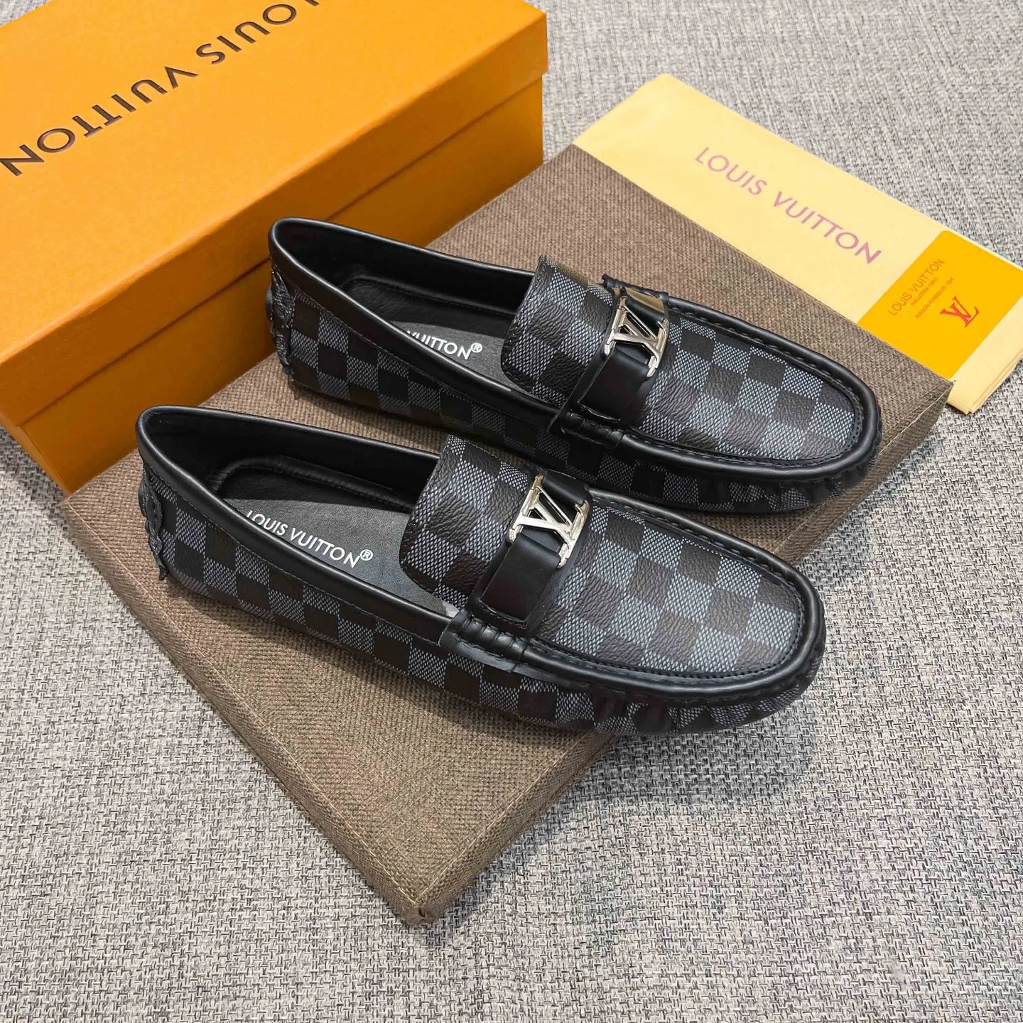 Hochwertige Louis Vuitton-Schuhe, eingetroffenes offizielles Louis Vuitton-Obermaterial