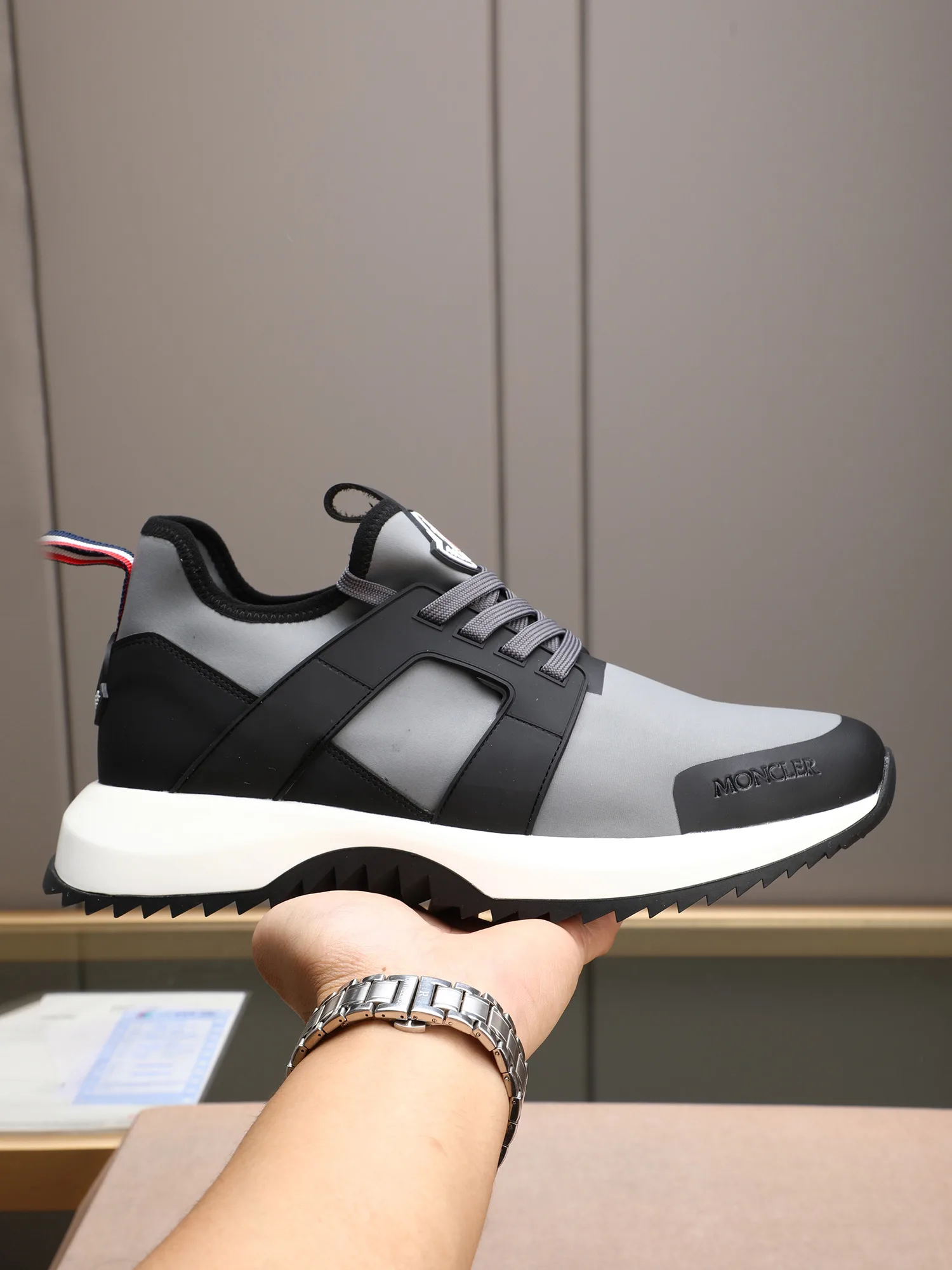 High Quality Moncler HerrenFreizeitsportschuhe Moncler hoher Tragekomfort rutschfester Oberfläche