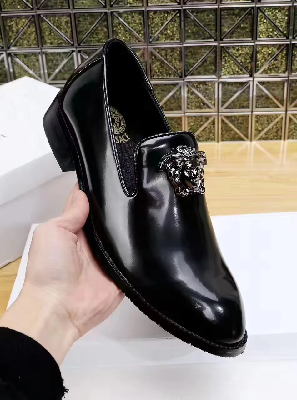 Hochwertige Versace einzelne Schuhe, offizielles Versace weiches Obermaterial von hoher Qualität