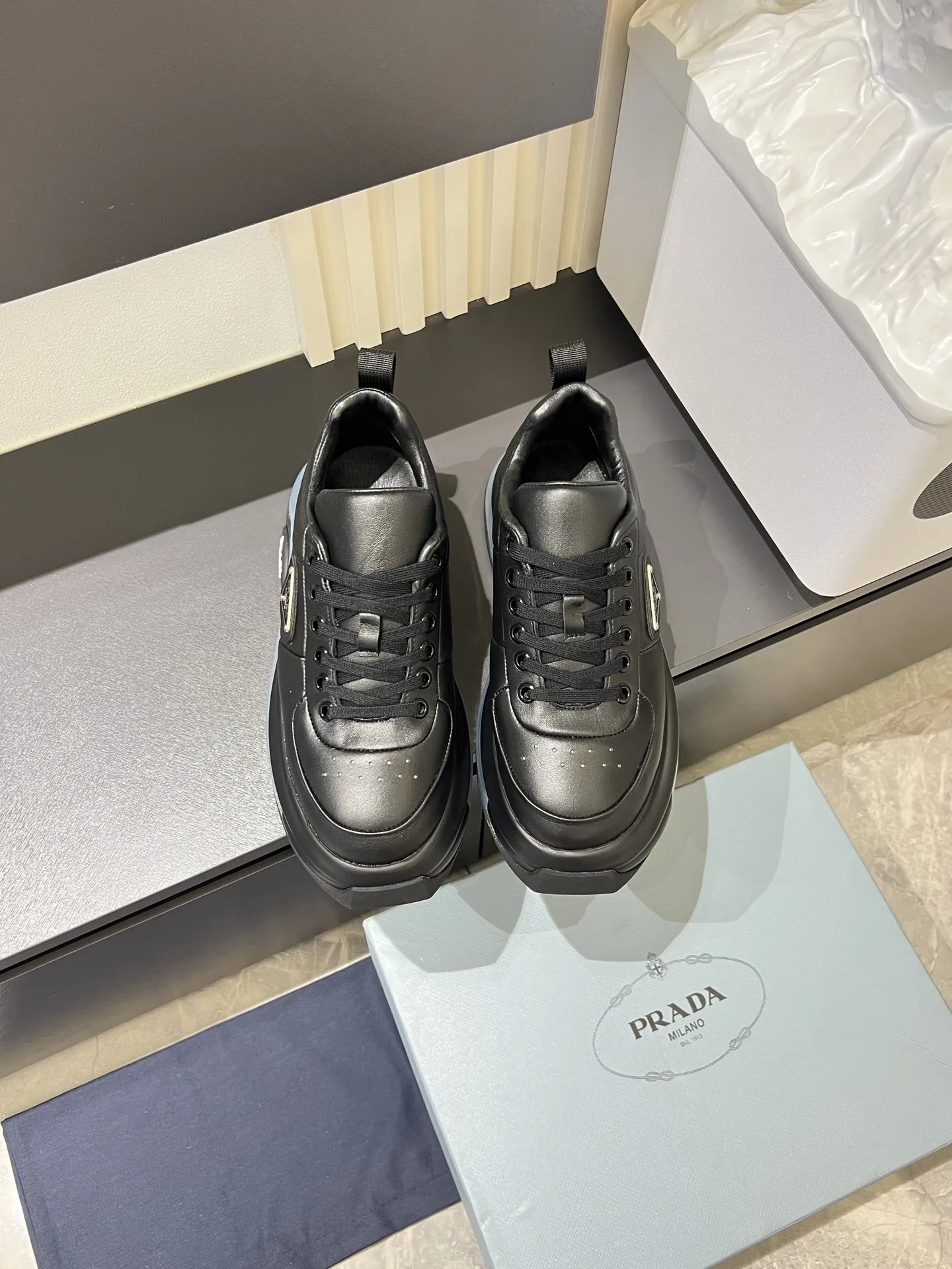 Premium Prada Lederschuhe Prada Obermaterial importiertem originaler luftgepolsterter