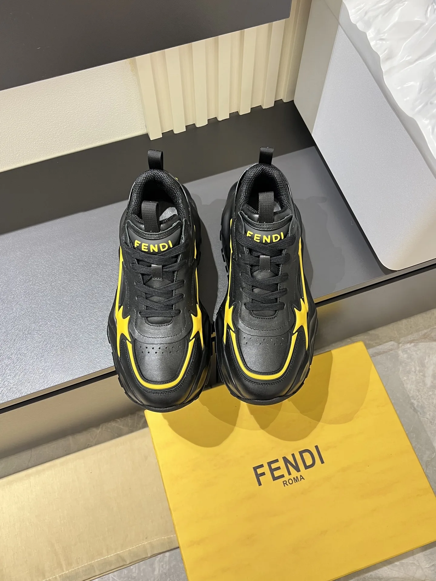 Luxus Fendi Turnschuhe sind Hineinschlüpfen geeignet neue verfügen