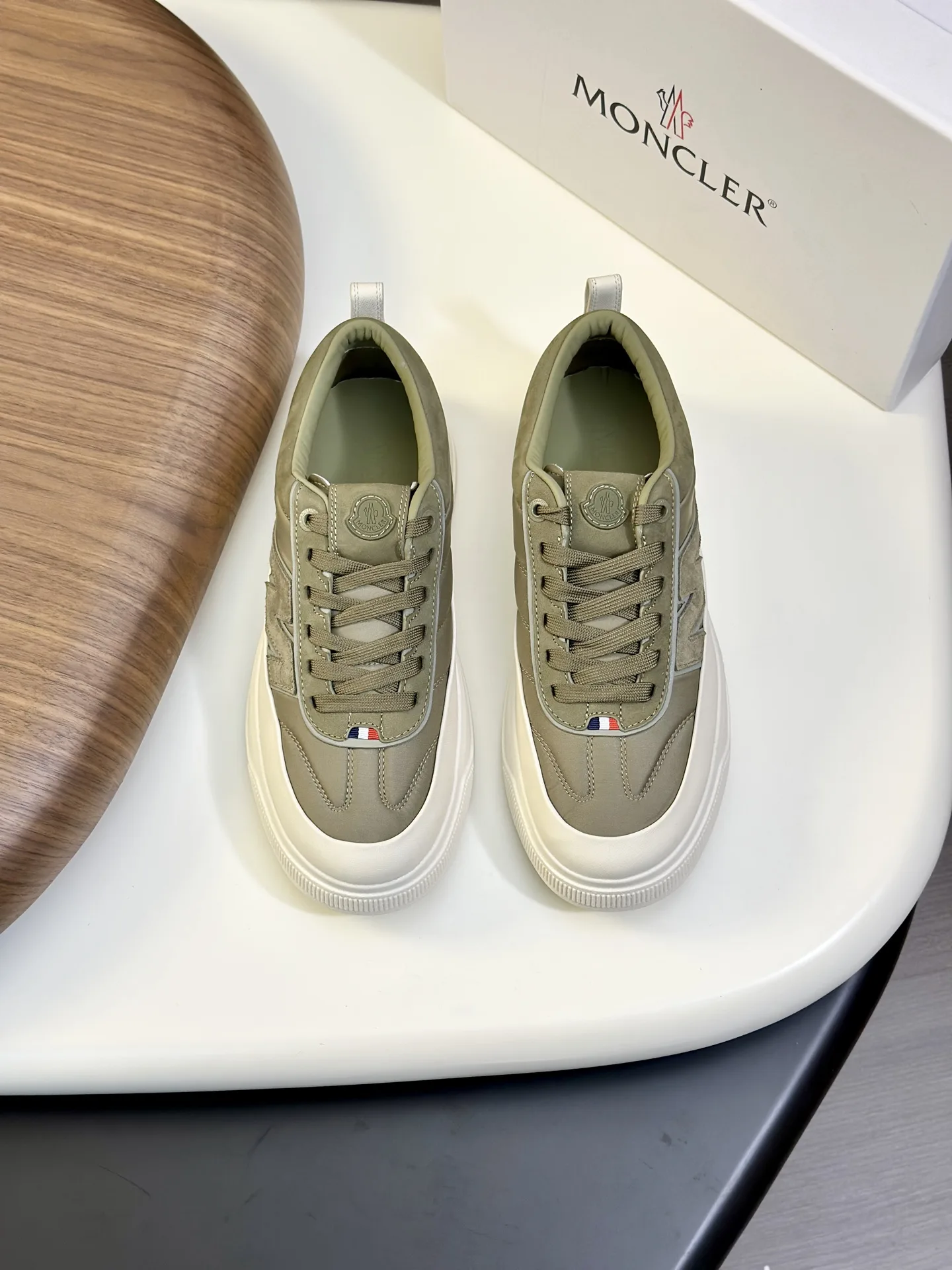 Hochwertiger Moncler Turnschuhe Sneaker Gefertigt importiertem Mesh besticht