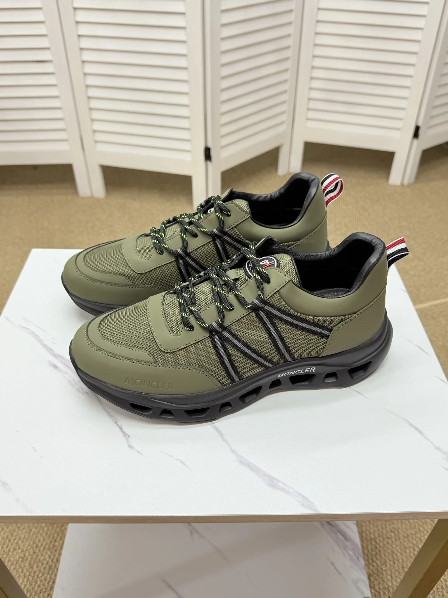 Hochwertige Moncler Turnschuhe lässige Sportschuhe MONCLER hochwertiges Rindsleder