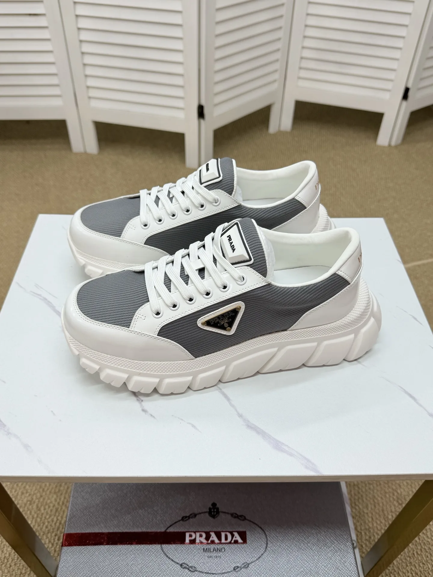 Premium Prada Sport und Freizeitschuhe Luxuriöse sportliche Freizeitschuhe Marke gefertigt