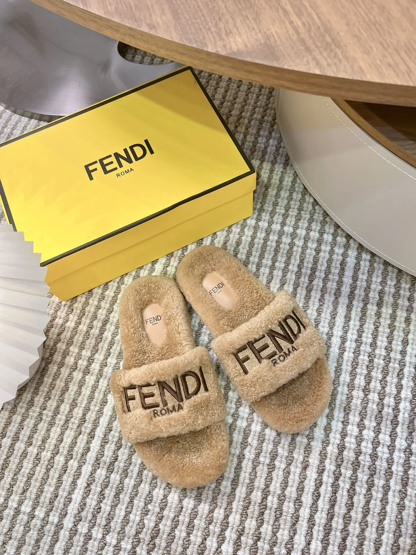 Premium Fendi Hausschuhe Real Price Runway Diese saisonalen