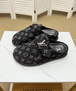 Hochwertige Louis Vuitton Hausschuhe. Preis angegebene Louis Neue Hausschuhe
