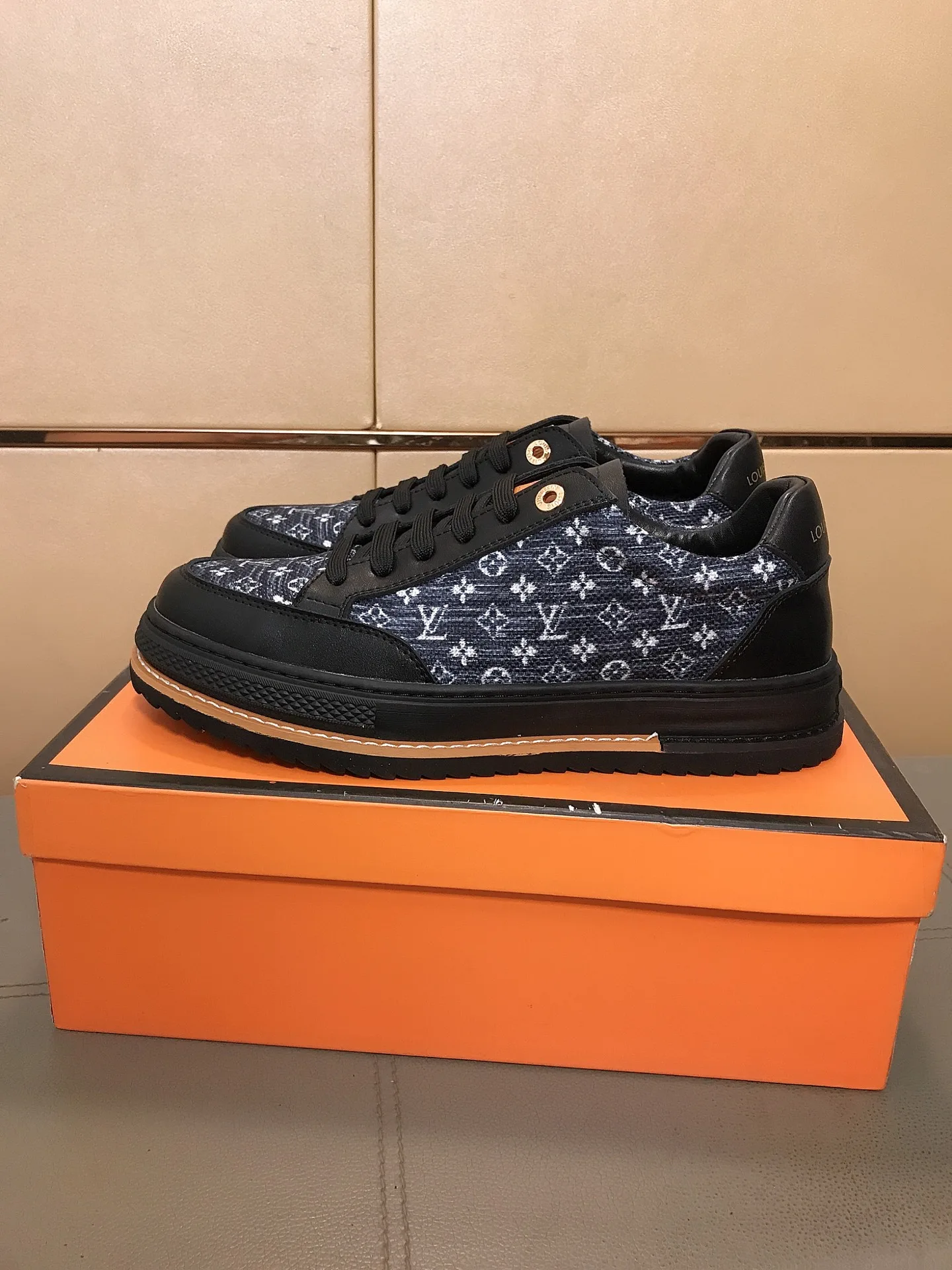 Premium Louis Vuitton HerrenFreizeitschuhe Lässige Schuhe absolutes Obermaterial besteht