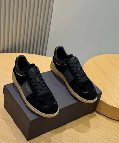 Luxus Valentino Turnschuhe VALENTINO GARAVANI FREEDOTS Kalbsleder Partnerlook