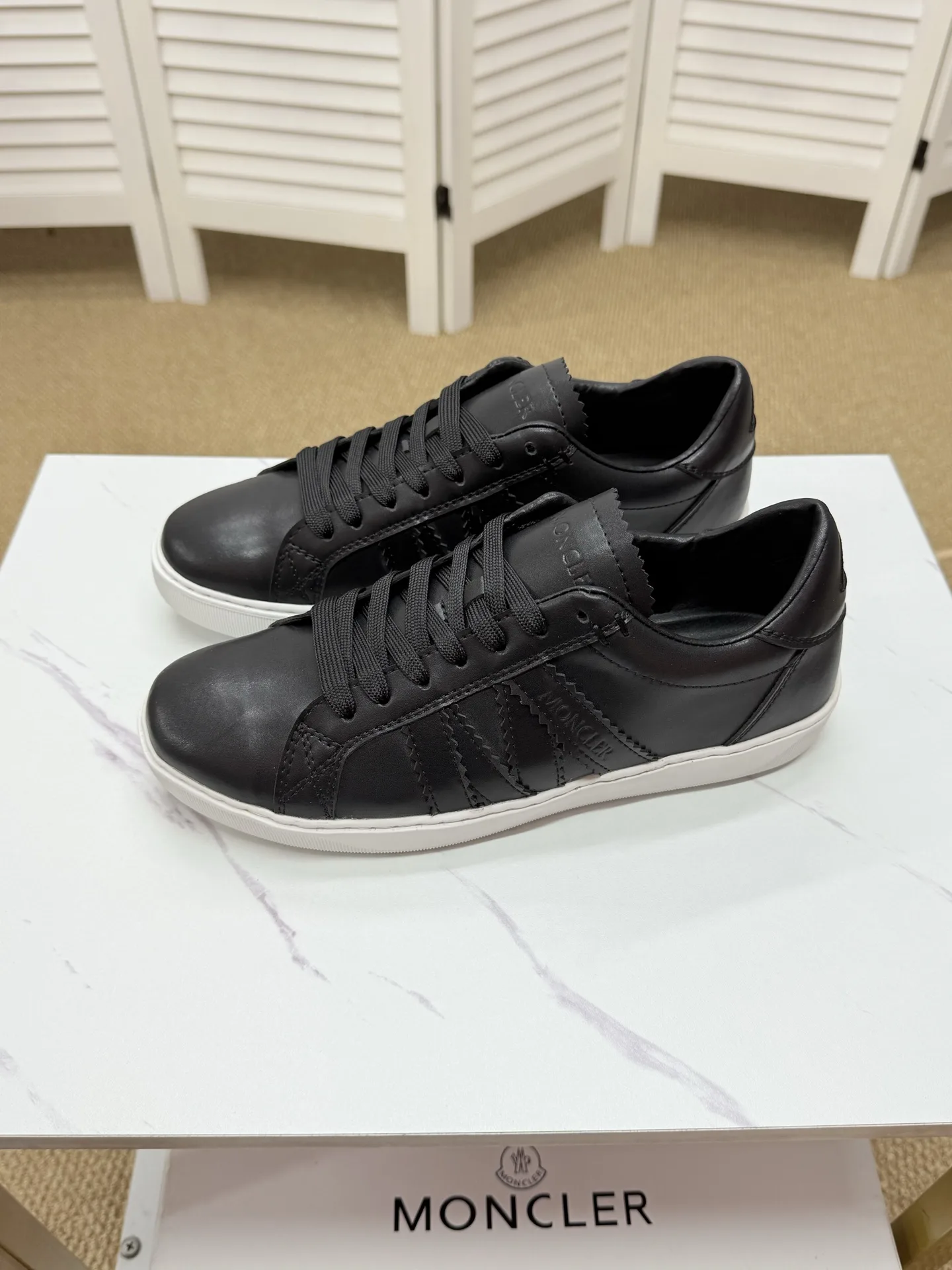 Premium Moncler Turnschuhe Lässige Sportschuhe aus hochwertigem Rindsleder importiertem