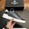 Hochwertige Balmain-Turnschuhe besticht durch sein farblich abgesetztes Design