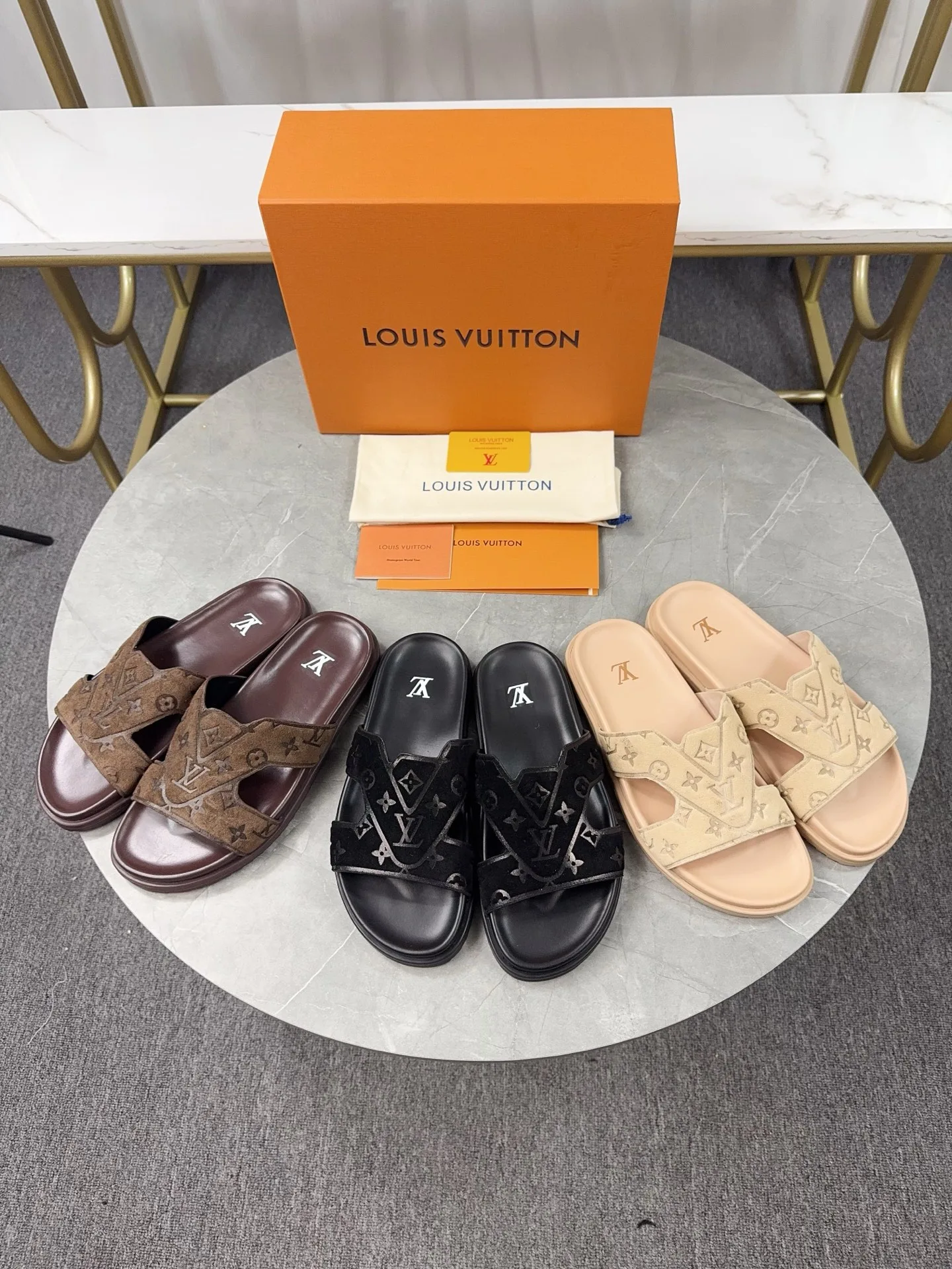 Luxuriöse Louis Vuitton Hausschuhe zum Originalpreis – Schuhe Louis Vuitton Venedig