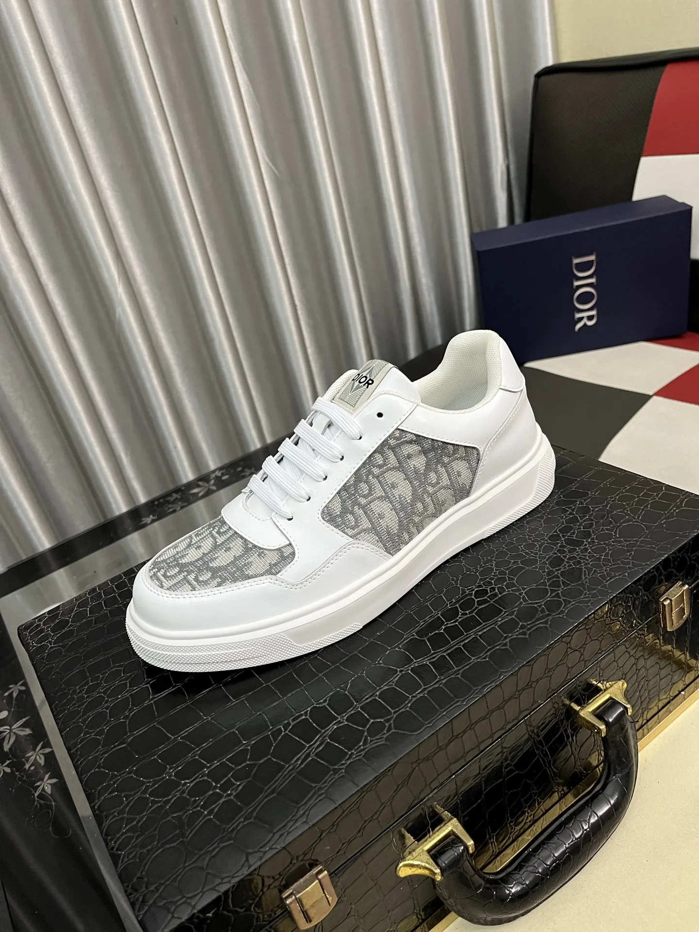 Premium Dior Lederschuhe Freizeitschuhe aus Leder Einzigartige Sneaker moderne Direktimport Boutique