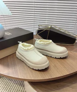 High Quality UGG Slipper Loafer Schneestiefel Tatsächlicher Preis Stil leicht auszuziehen