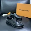 Luxuriöse Louis Vuitton Lederschuhe Exklusiver Louis Vuitton Personal Shopper