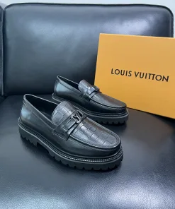 Hochwertige Louis Vuitton Lederschuhe Erstklassige Louis Vuitton Personal Shopperin