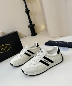 Luxus Prada Klobige Schuhe Lederschuhe Klassische probieren mutig Boutique Gefertigt