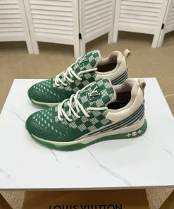 Hochwertige Louis Vuitton Sport- und Freizeitschuhe. Louis Luxuriöse sportliche Freizeitschuhe importiertem