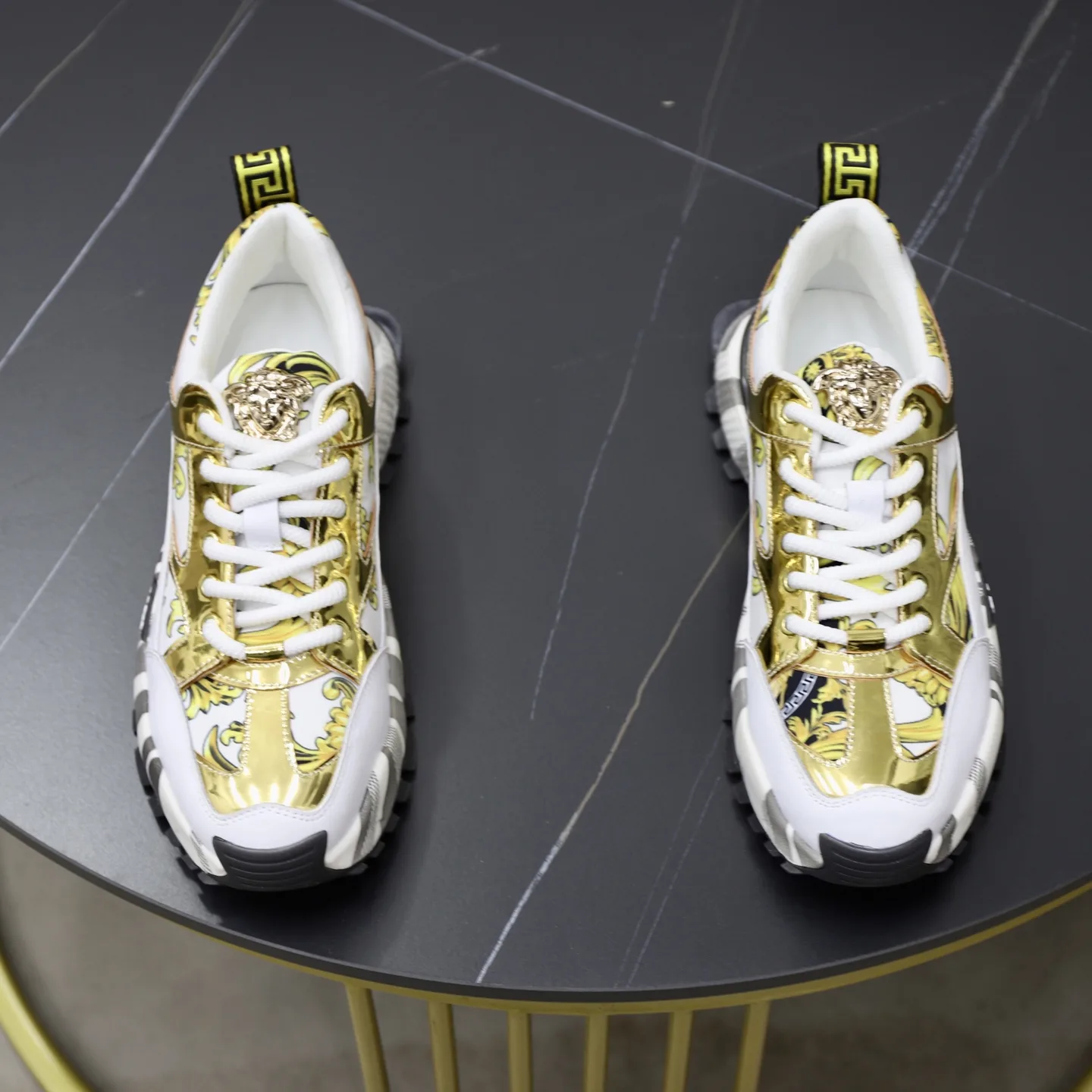 Hochwertige Versace Turnschuhe offizielle Website Original Rindsleder komfortabel