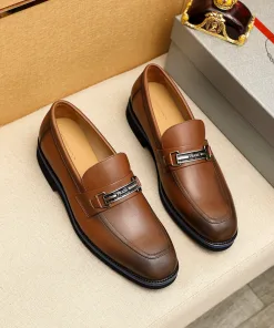 Hochwertige Prada Lederschuhe Freizeitschuhe aus Leder Fällt größengerecht Anfrage importiertes Kalbsleder