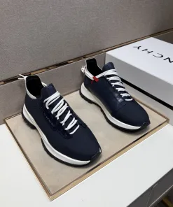 Luxuriöse Herren-Freizeitschuhe von Givenchy jetzt erhältlich