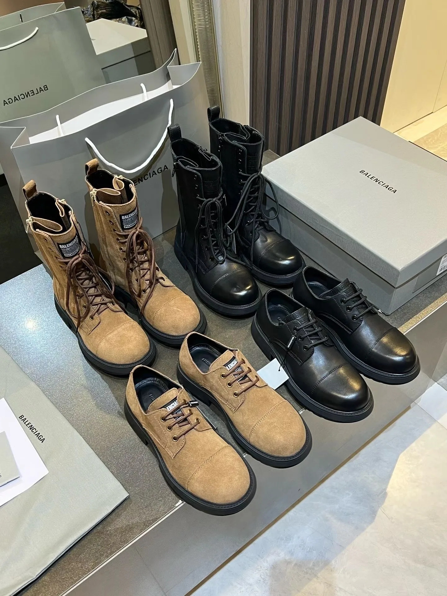 Premium Balenciaga DerbySchuhe Stiefeletten Echter Preis Dieser Schuh vereint