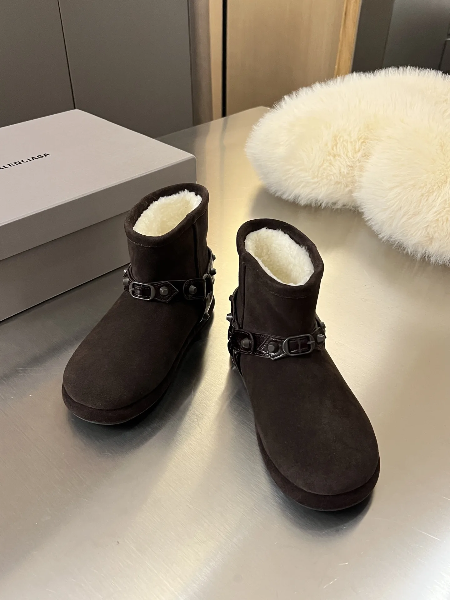 Premium Balenciaga Schneestiefel Balenciaga Schneestiefel Gürtelschnalle Nieten neuen