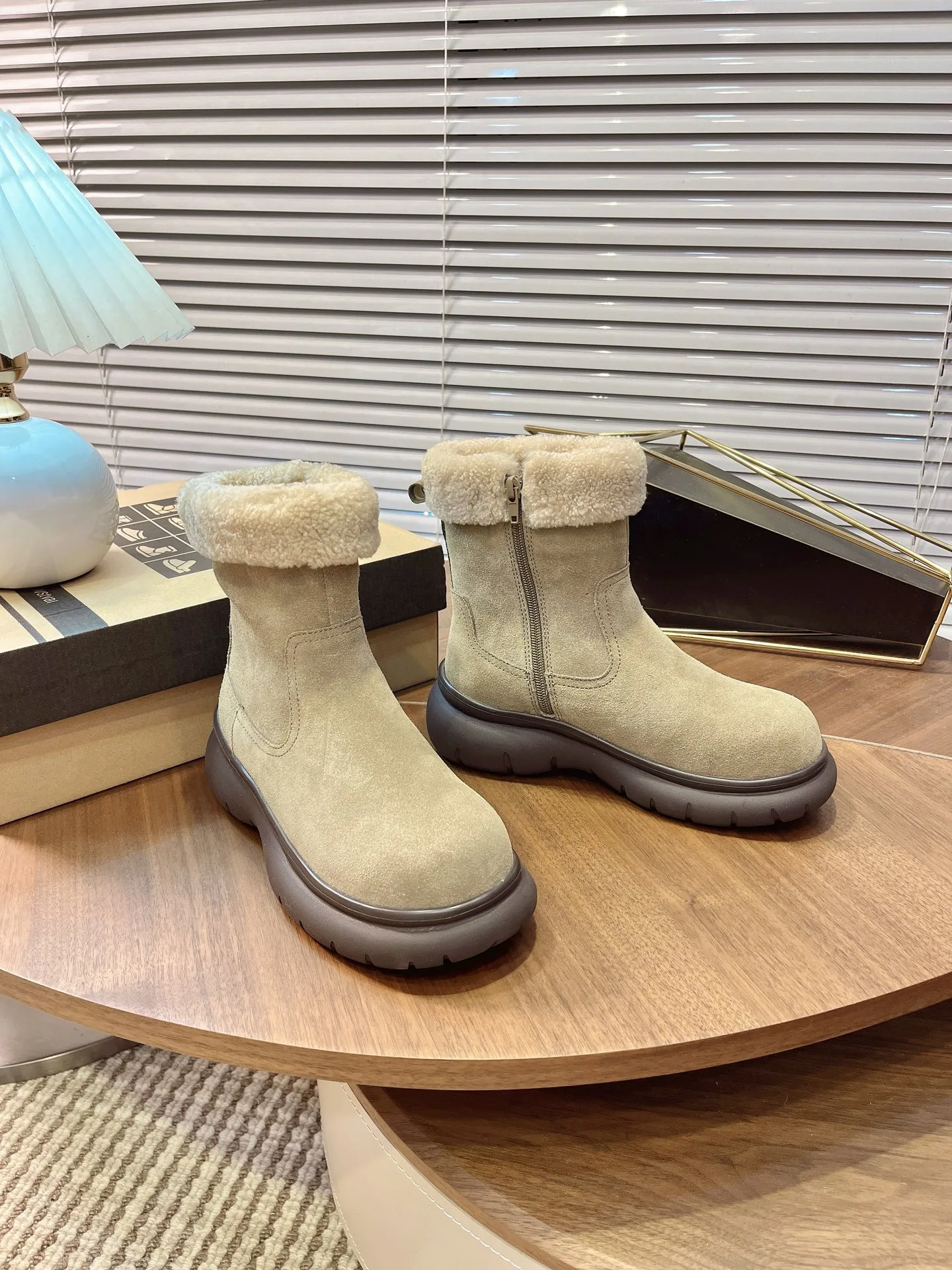 UGG Dr. Martens Stiefel