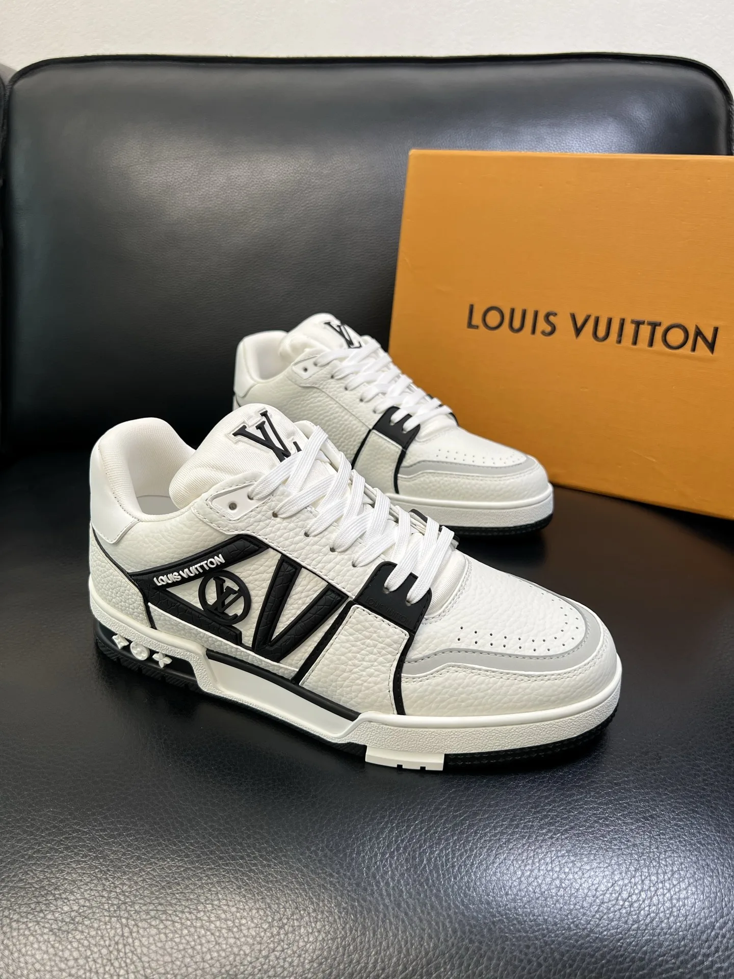Hochwertige Louis Vuitton Turnschuhe Erstklassiger Louis bietet Ihnen Modelle