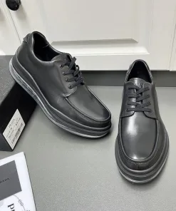 Premium Prada Lederschuhe Freizeitschuhe aus Leder Neue Prada Leder Polsterung Diese