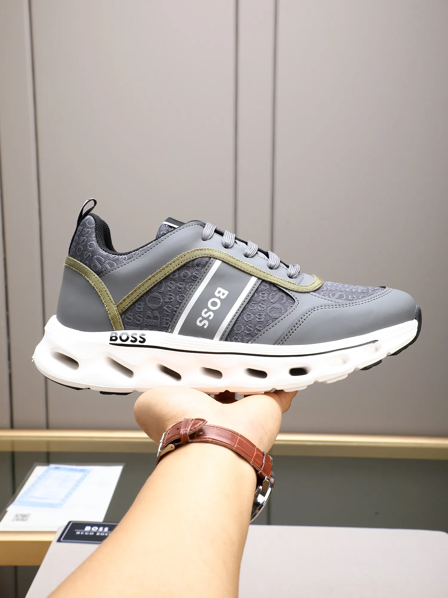 Hochwertige Moncler HerrenFreizeitsportschuhe Moncler bequemer rutschfester Konstruktion Rindsleder