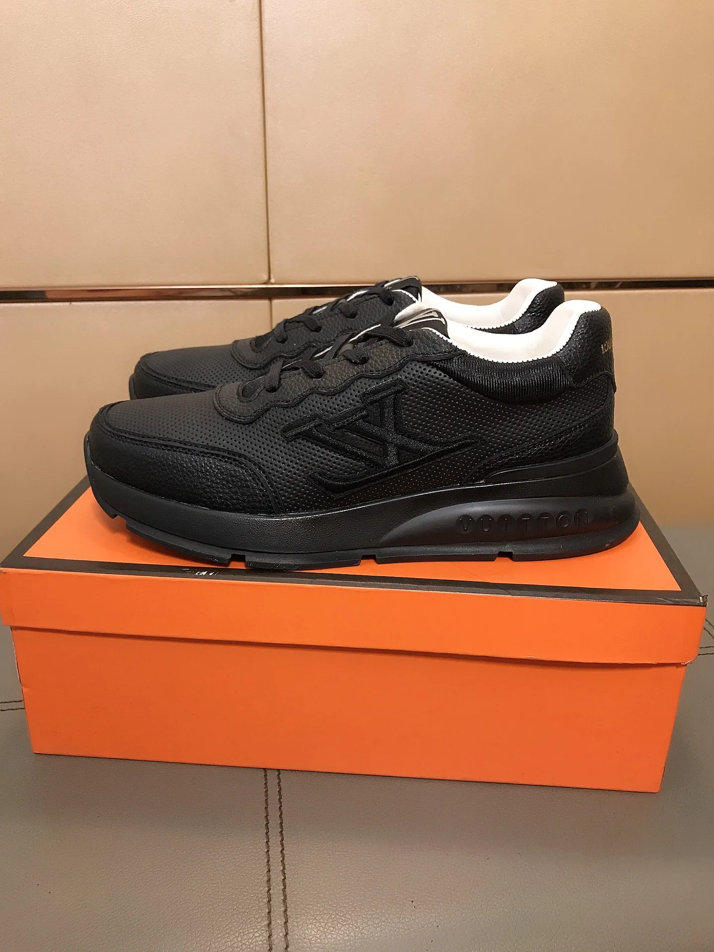 Premium Louis Vuitton Sport und Freizeitschuhe europäische amerikanische Trends