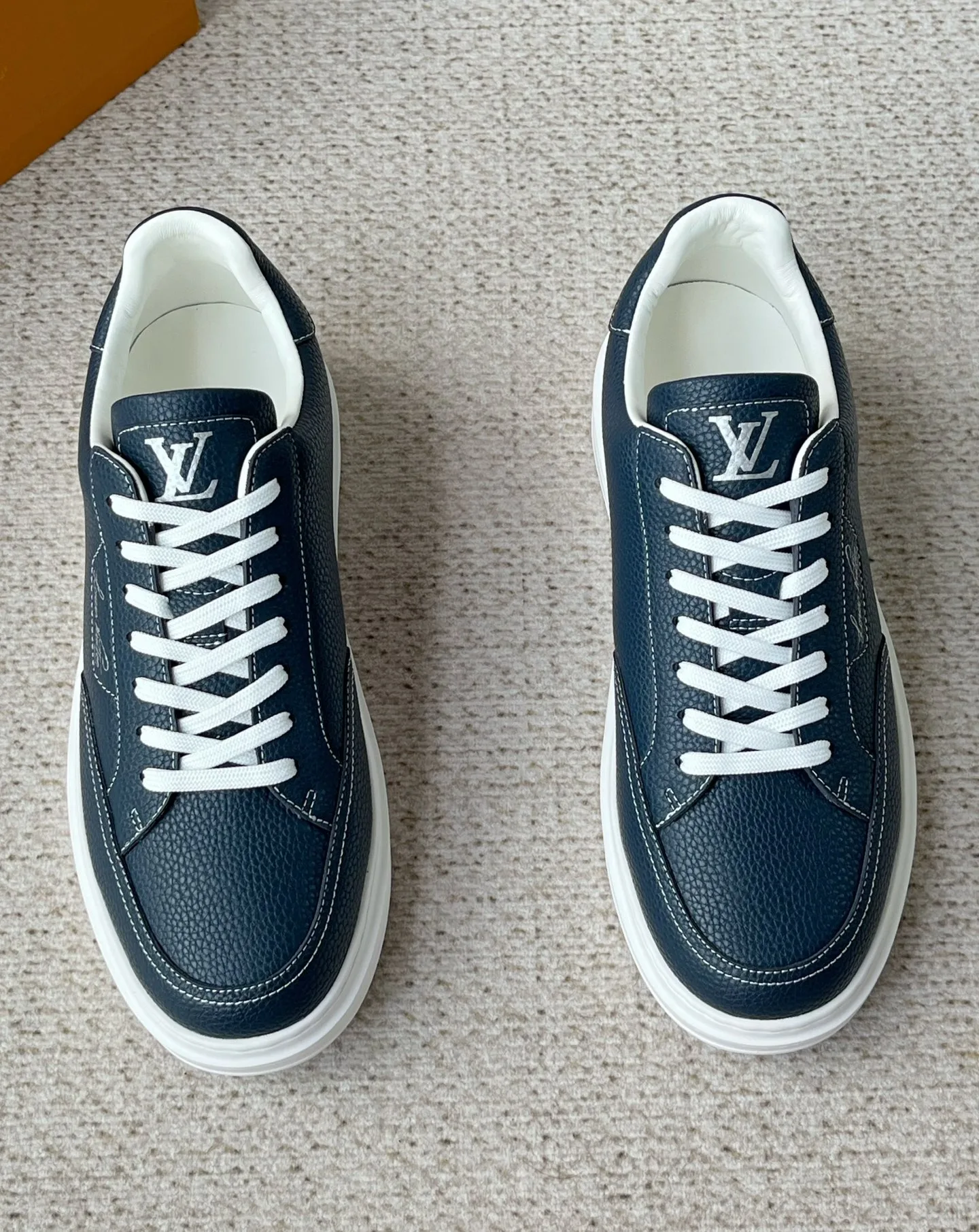 Hochwertige Louis Vuitton Lederschuhe neuer Louis Vuitton Menathletic Sneaker
